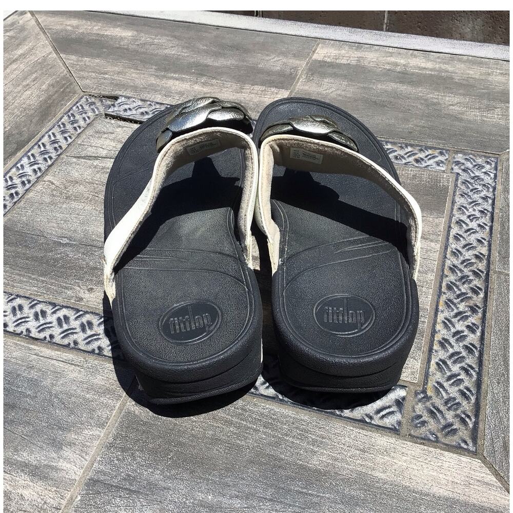 Fitflop sandals gold flower Size 8 - Picture 2 of 5